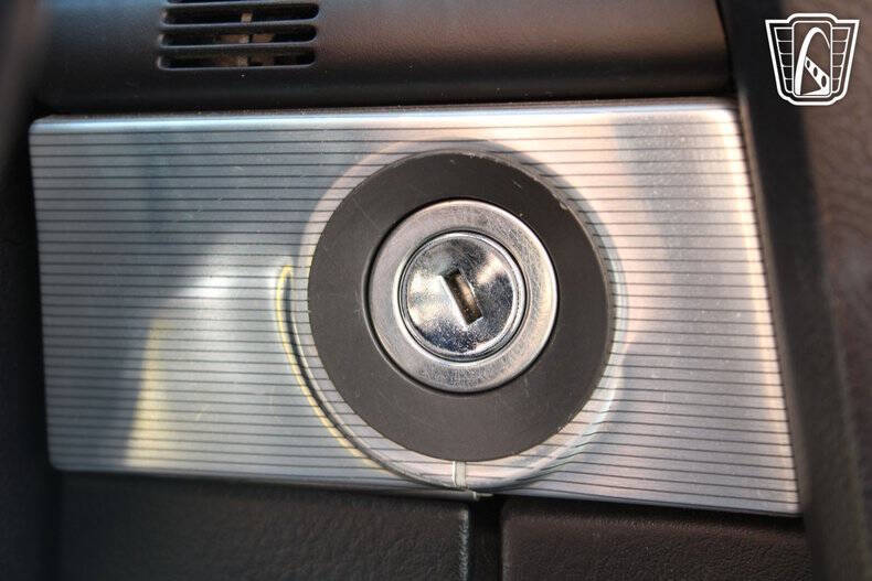 2004 Ford Thunderbird Deluxe