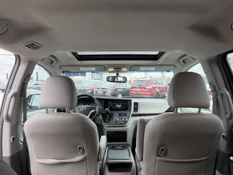 2016 Toyota Sienna XLE Premium 7-Passenger