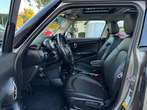 2017 MINI Hardtop 4 Door Cooper