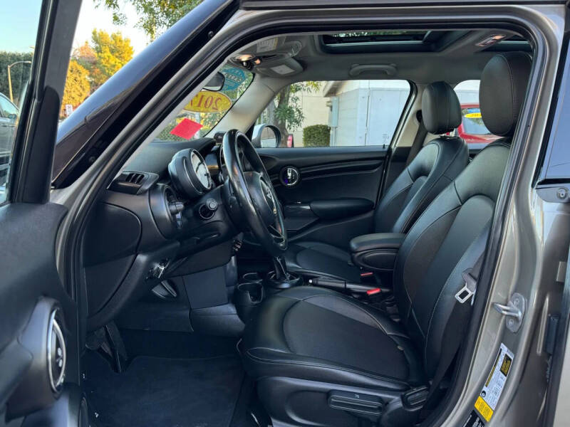 2017 MINI Hardtop 4 Door Cooper