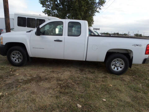 2011 Chevrolet Silverado 1500 for sale at AUTO FLEET REMARKETING, INC. in Van Alstyne TX