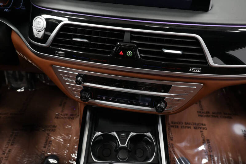 2022 BMW 7 Series M760i xDrive