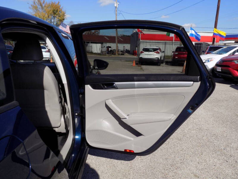 2019 Volkswagen Passat Wolfsburg