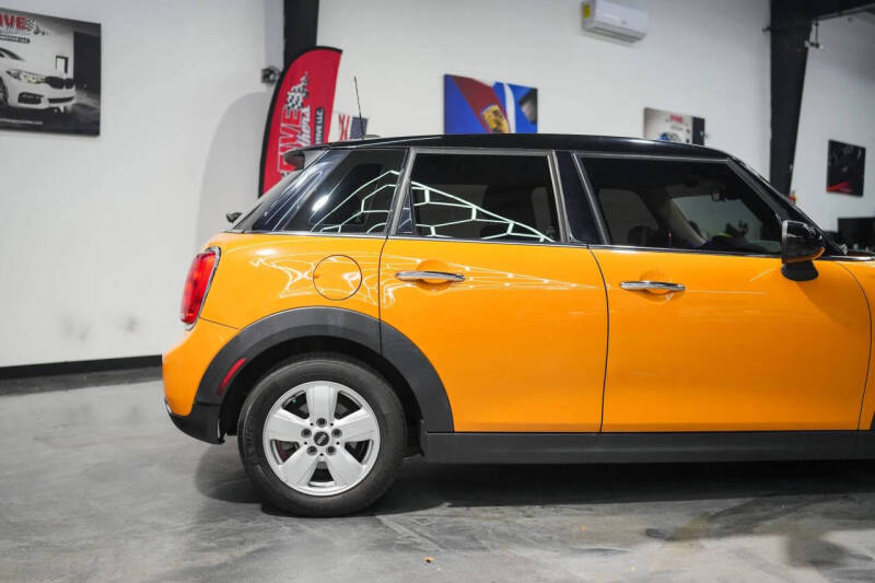 2016 MINI Hardtop 4 Door Cooper