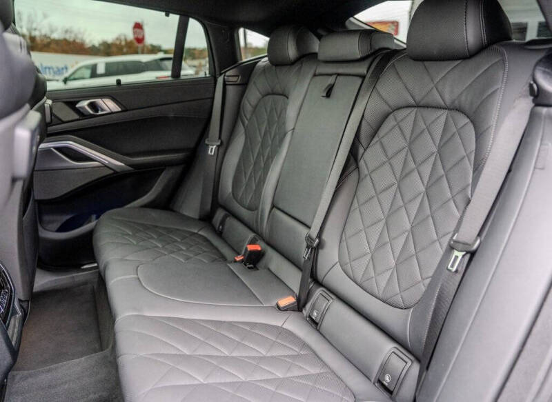 2023 BMW X6 xDrive40i