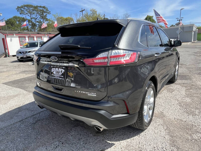2020 Ford Edge Titanium