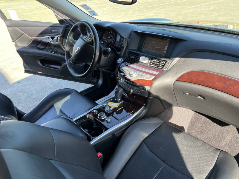 2015 Infiniti Q70 3.7