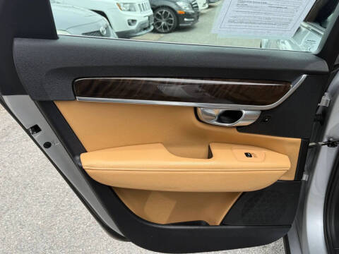 2017 Volvo S90 T5 Momentum
