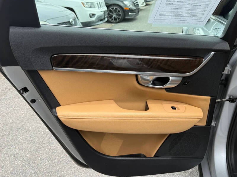 2017 Volvo S90 T5 Momentum
