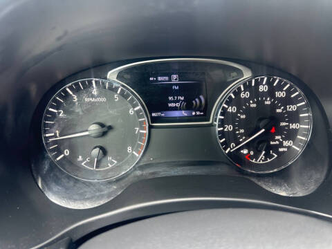 2017 Nissan Pathfinder SL