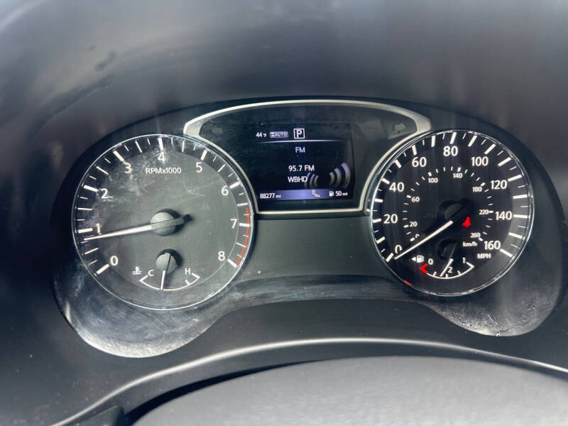 2017 Nissan Pathfinder SL