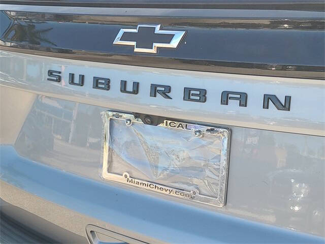 2025 Chevrolet Suburban LT