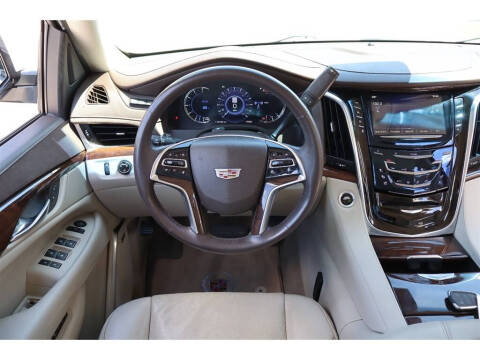 2017 Cadillac Escalade Luxury