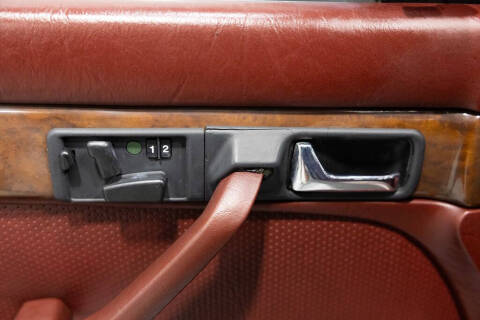 1988 Mercedes-Benz 560-Class 560 SEL