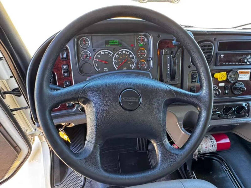 2020 Freightliner M2 106