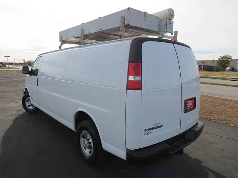 2017 Chevrolet Express 2500