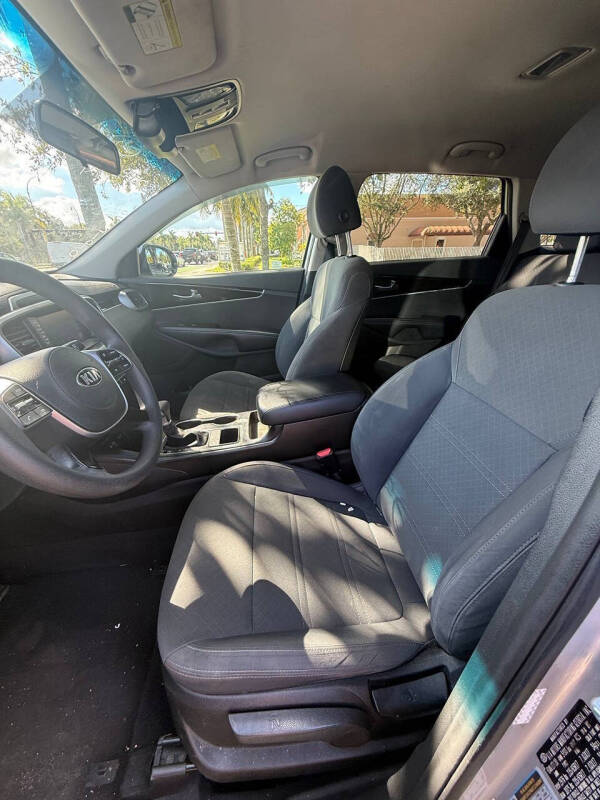 2020 Kia Sorento LX V6