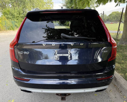 2016 Volvo XC90 T6 Momentum