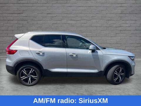 2023 Volvo XC40 B5 Plus Bright Theme