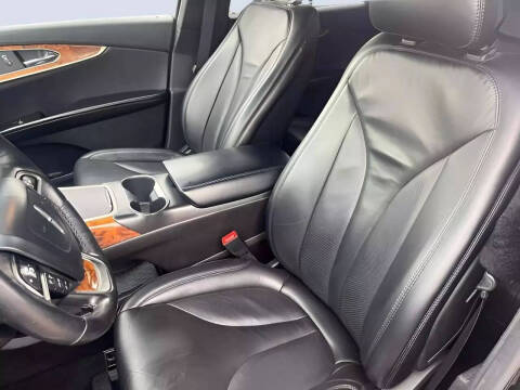 2019 Lincoln Nautilus Select