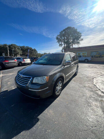 2010 Chrysler Town and Country for sale at BSS AUTO SALES INC in Eustis FL