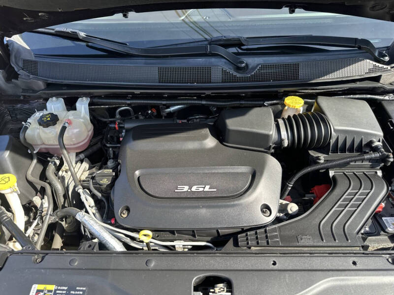 2017 Chrysler Pacifica Touring-L