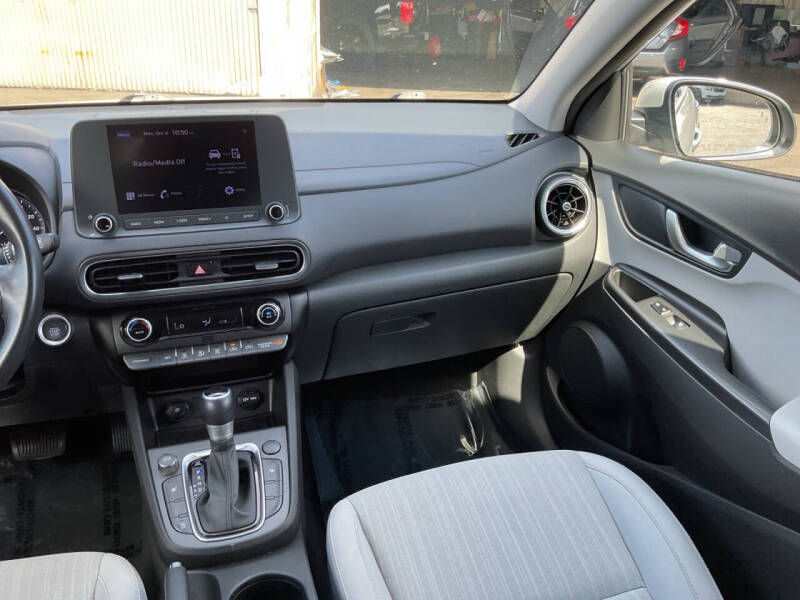 2022 Hyundai Kona SEL