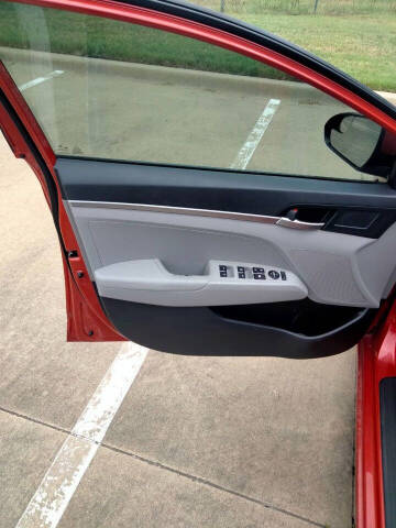 2020 Hyundai Elantra SE