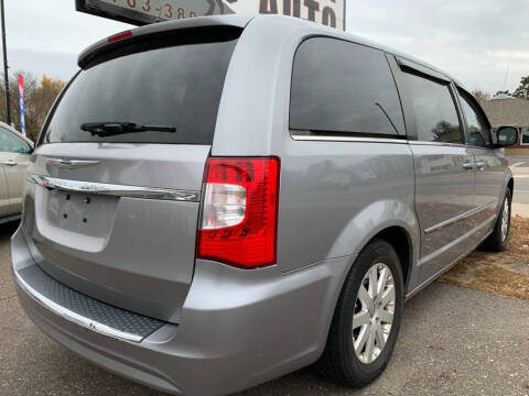 2013 Chrysler Town and Country Touring
