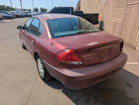 2004 Ford Taurus SE