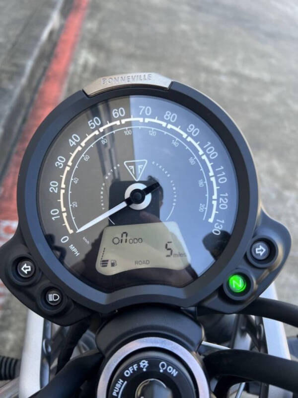 2024 Triumph Scrambler 900 Stealth Edition