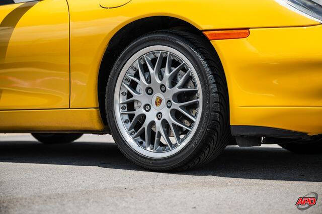 2000 Porsche 911 Carrera 4