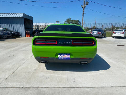 2017 Dodge Challenger SXT Plus