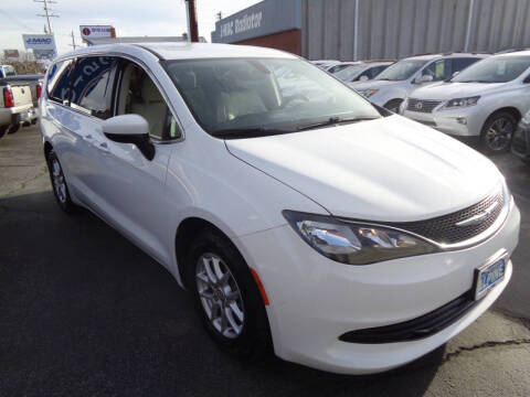 2017 Chrysler Pacifica LX