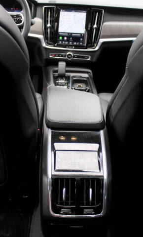 2023 Volvo S90 B6 Plus