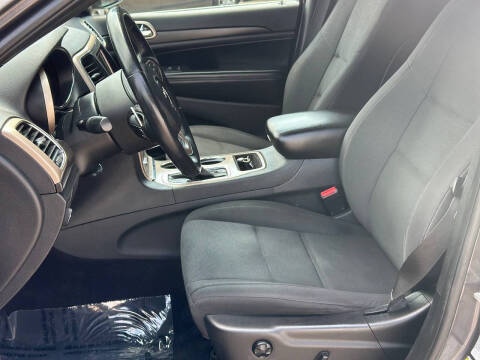 2017 Jeep Grand Cherokee Laredo