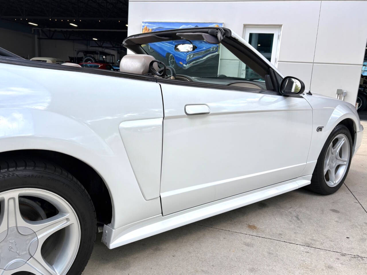 2001 Ford Mustang 17