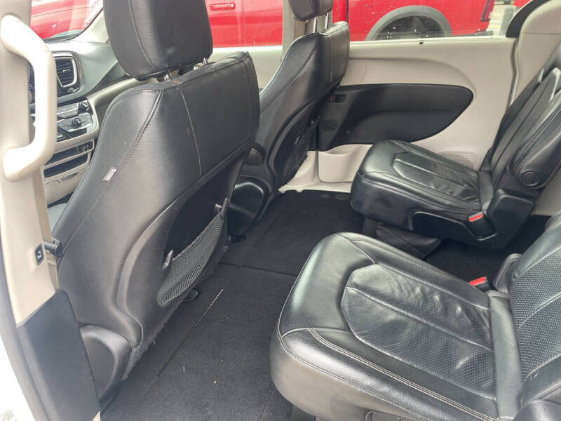 2019 Chrysler Pacifica Touring L - Photo 6