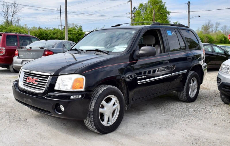 2006 GMC Envoy for sale at PINNACLE ROAD AUTOMOTIVE LLC in Moraine OH