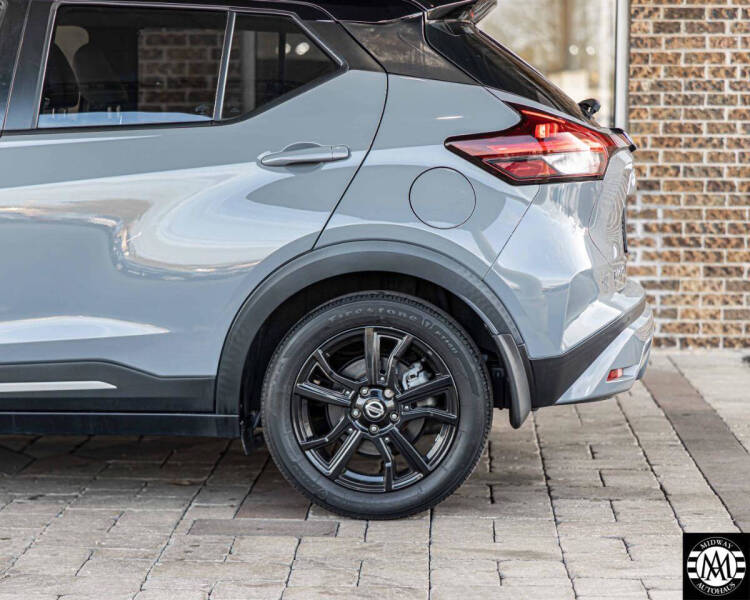 2021 Nissan Kicks SR