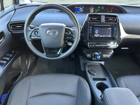 2019 Toyota Prius LE
