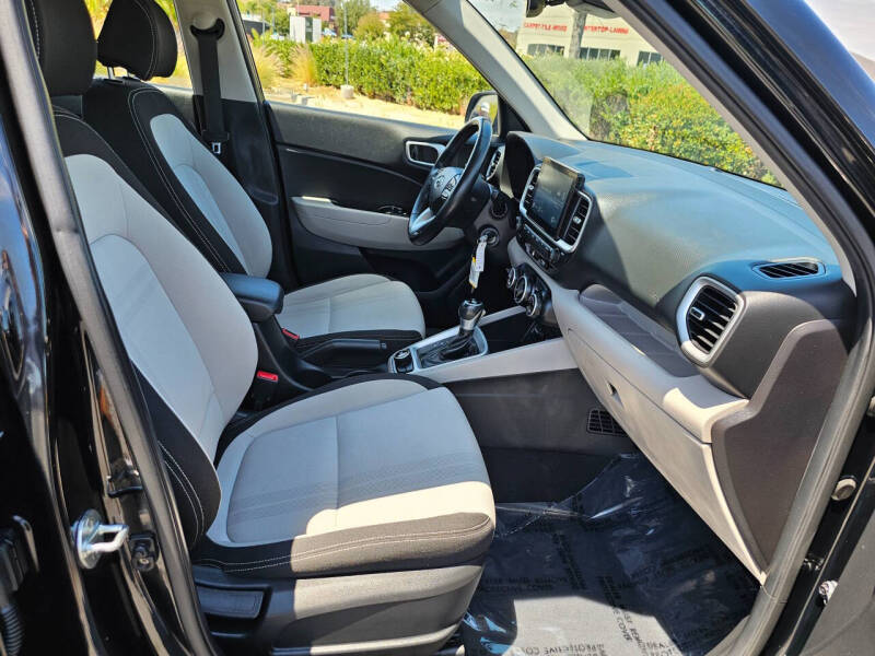 2020 Hyundai Venue SEL
