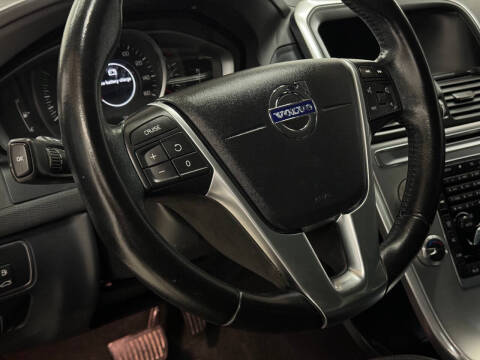 2017 Volvo XC60 T5 Dynamic