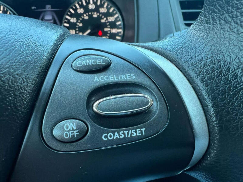 2020 Nissan Pathfinder S