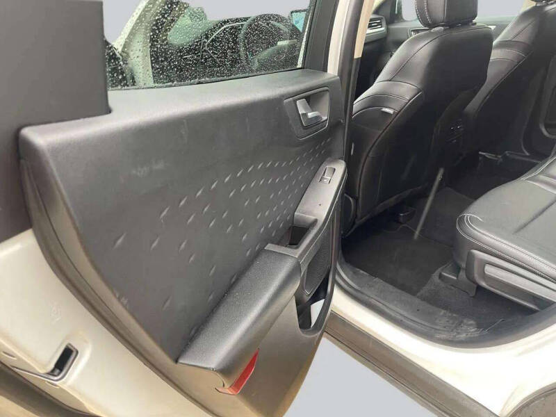 2020 Ford Escape SEL