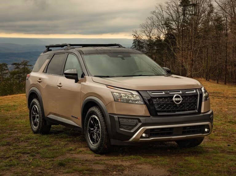 2025 Nissan Pathfinder S's photo