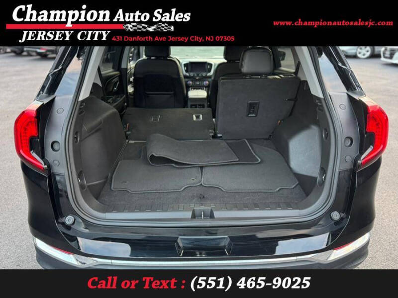 2023 GMC Terrain SLT