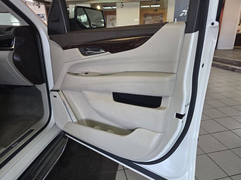 2015 Cadillac Escalade ESV Luxury