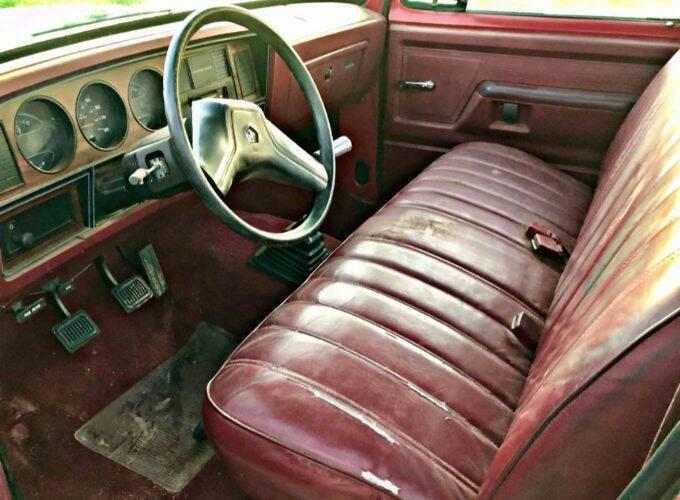 1988 Dodge D100 Pickup