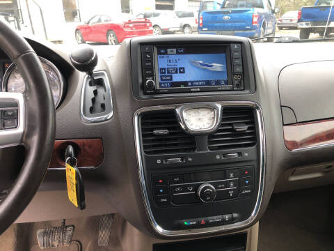 2012 Chrysler Town and Country Touring